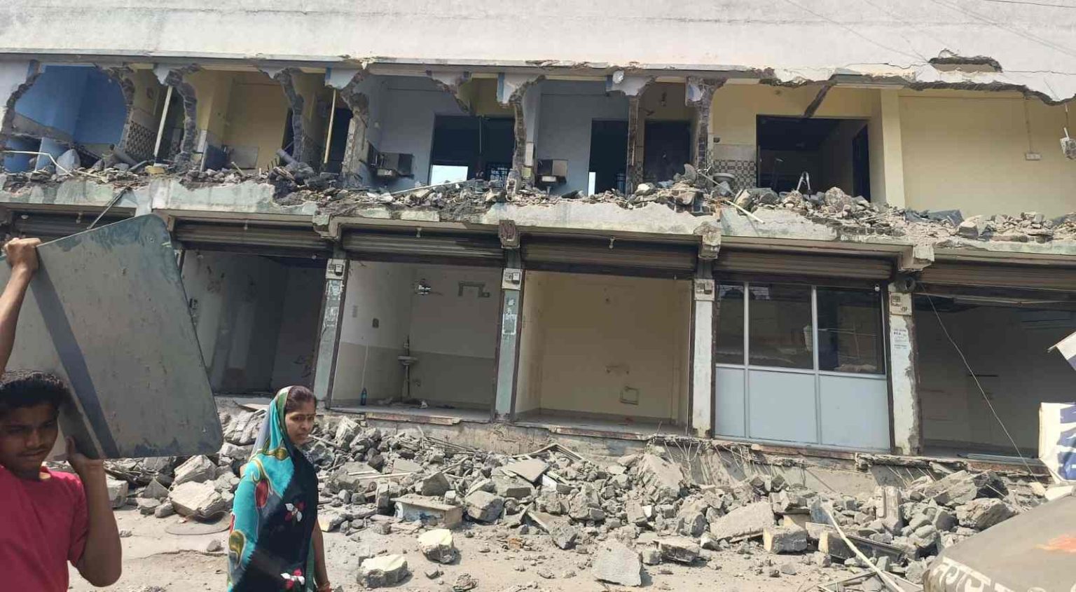 राजधानी रायपुर में नगर निगम ने अवैध अतिक्रमण के खिलाफ की बड़ी कार्रवाई,हटाया गया अतिक्रमण