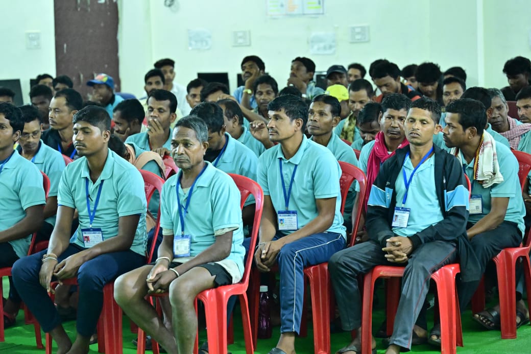 आत्मसमर्पित नक्सलियों का नया जीवन: कौशल विकास और मुख्यधारा में शामिल होने की पहल