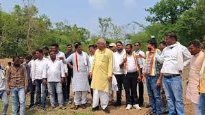 भाजपा सरकार खदानों को निजी हाथों में सौंपकर आदिवासियों की जमीन और संसाधनों को लूट रही : पूर्व सीएम बघेल