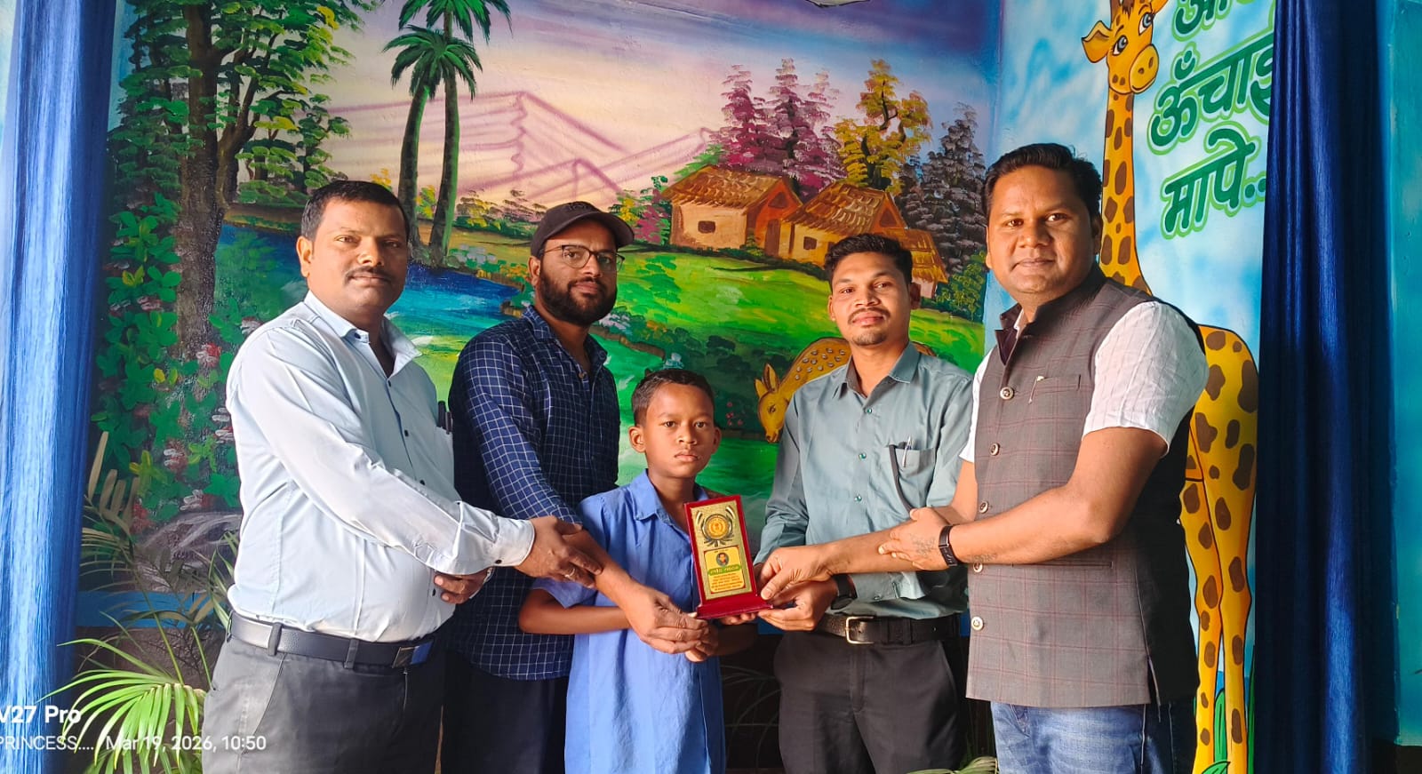 कोसमी के होनहार हर्षद यादव का नवोदय में चयन, शाला परिवार ने किया भव्य सम्मान