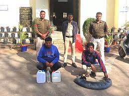 अवैध शराब कारोबार पर शिकंजा,31 लीटर महुआ शराब जब्त..दो आरोपी गिरफ्तार  