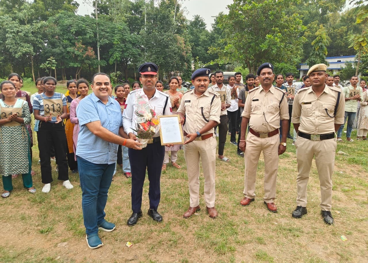 सर्वोच्च सम्मान राष्ट्रपति पदक प्राप्त ट्रैफिक मैन डॉ. महेश मिश्रा को मिला आउट ऑफ टर्न प्रमोशन
