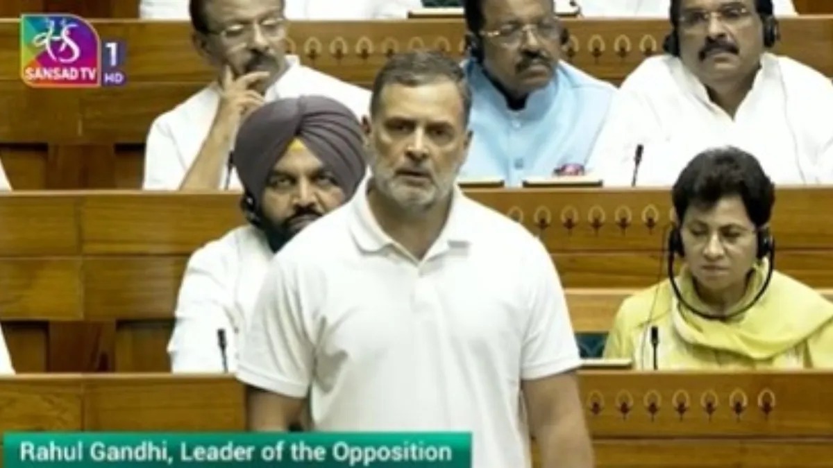 लोकसभा में राहुल गांधी के ‘इडियट-अंध भक्त’ बयान पर मचा बवाल! रिजिजू ने जताई आपत्ति, पेपर लीक पर भी सरकार को घेरा