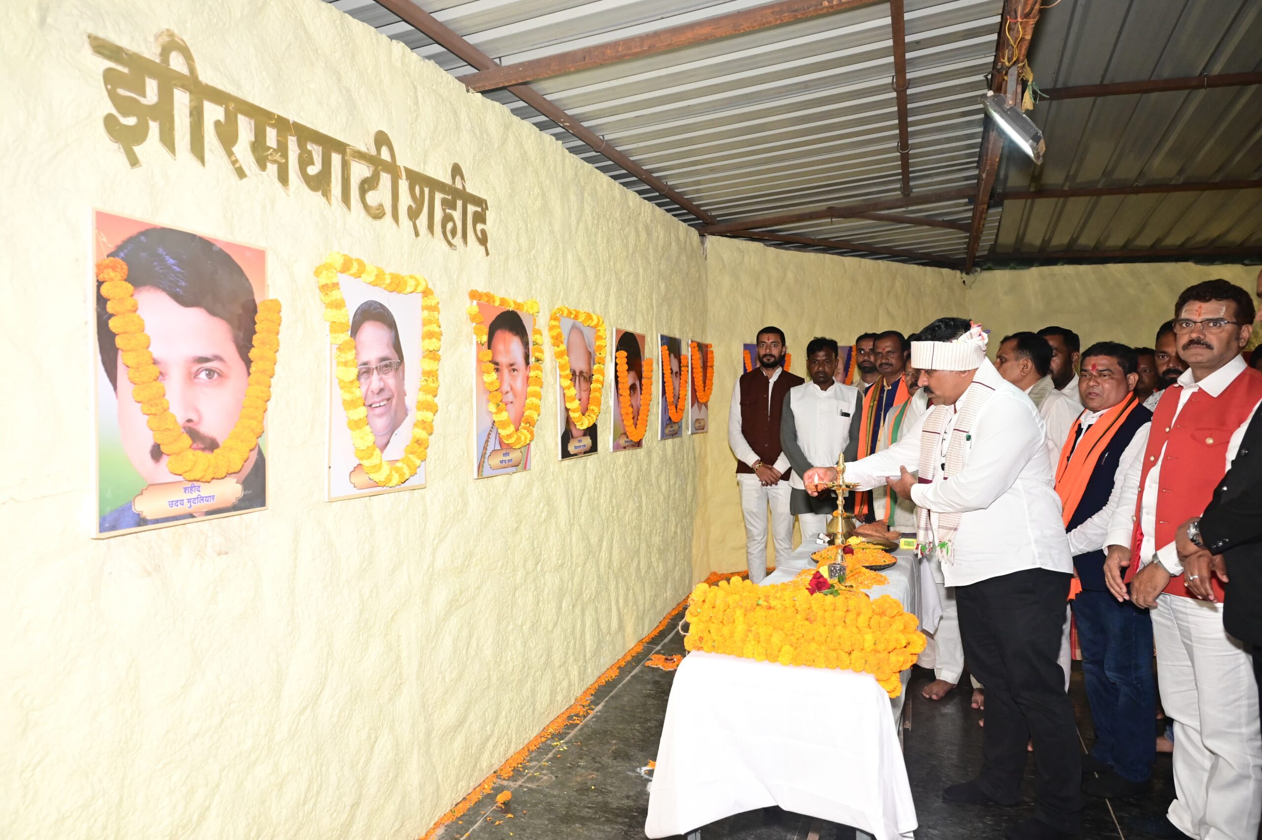 झीरम पहुंचकर शहीदों को नमन, विजय शर्मा बोले- बस्तर अब खुली और आजाद हवा में सांस ले रहा है