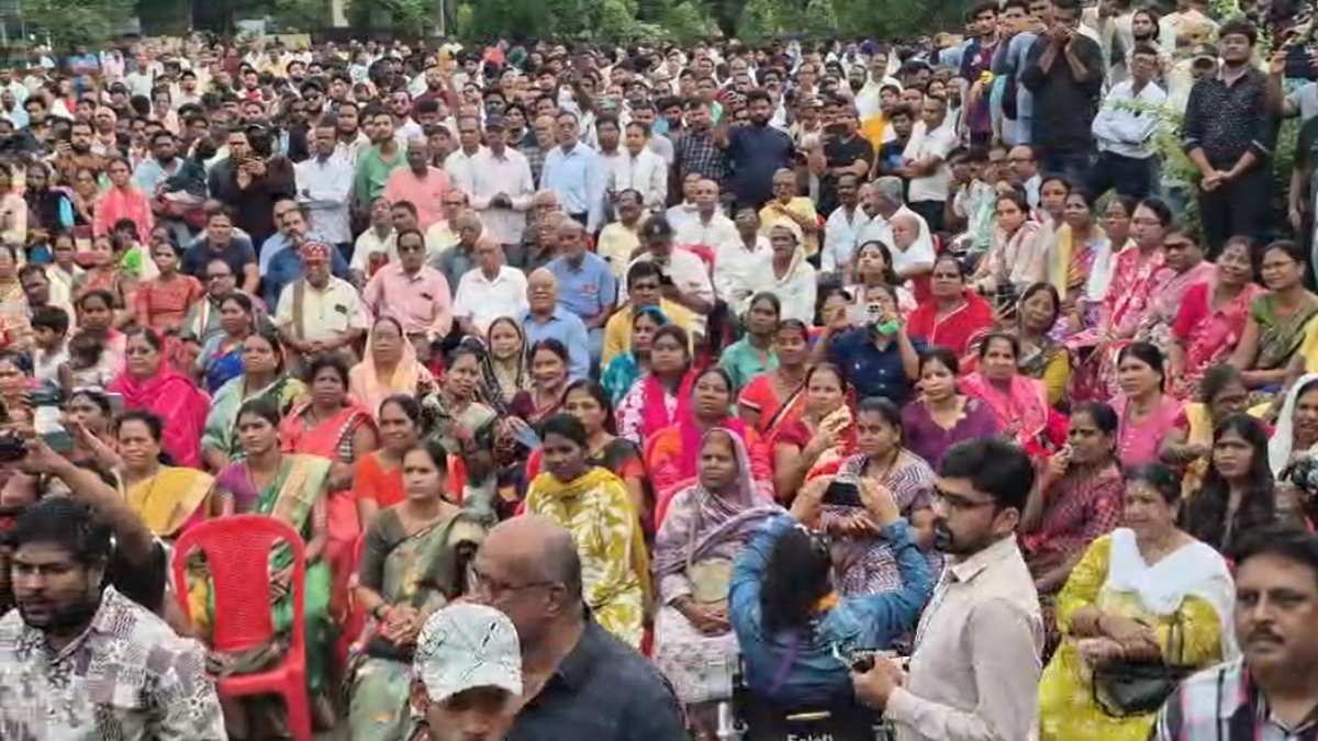 भिलाई में BSP के खिलाफ फूटा गुस्सा! हजारों ने किया प्रदर्शन, बैरिकेड टूटे तो पुलिस-CISF से हुई धक्का-मुक्की