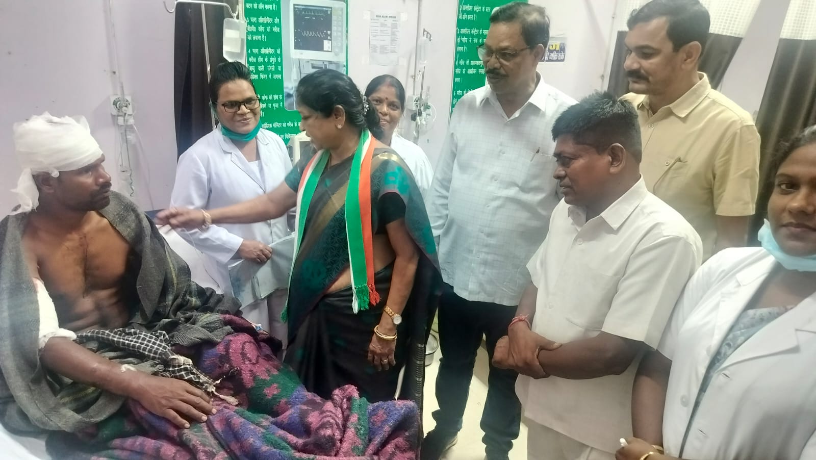 तेंदुए के हमले के घायलों से मिलने अस्पताल पहुंचीं पूर्व विधायक डॉ. लक्ष्मी ध्रुव, बेहतर इलाज के दिए निर्देश