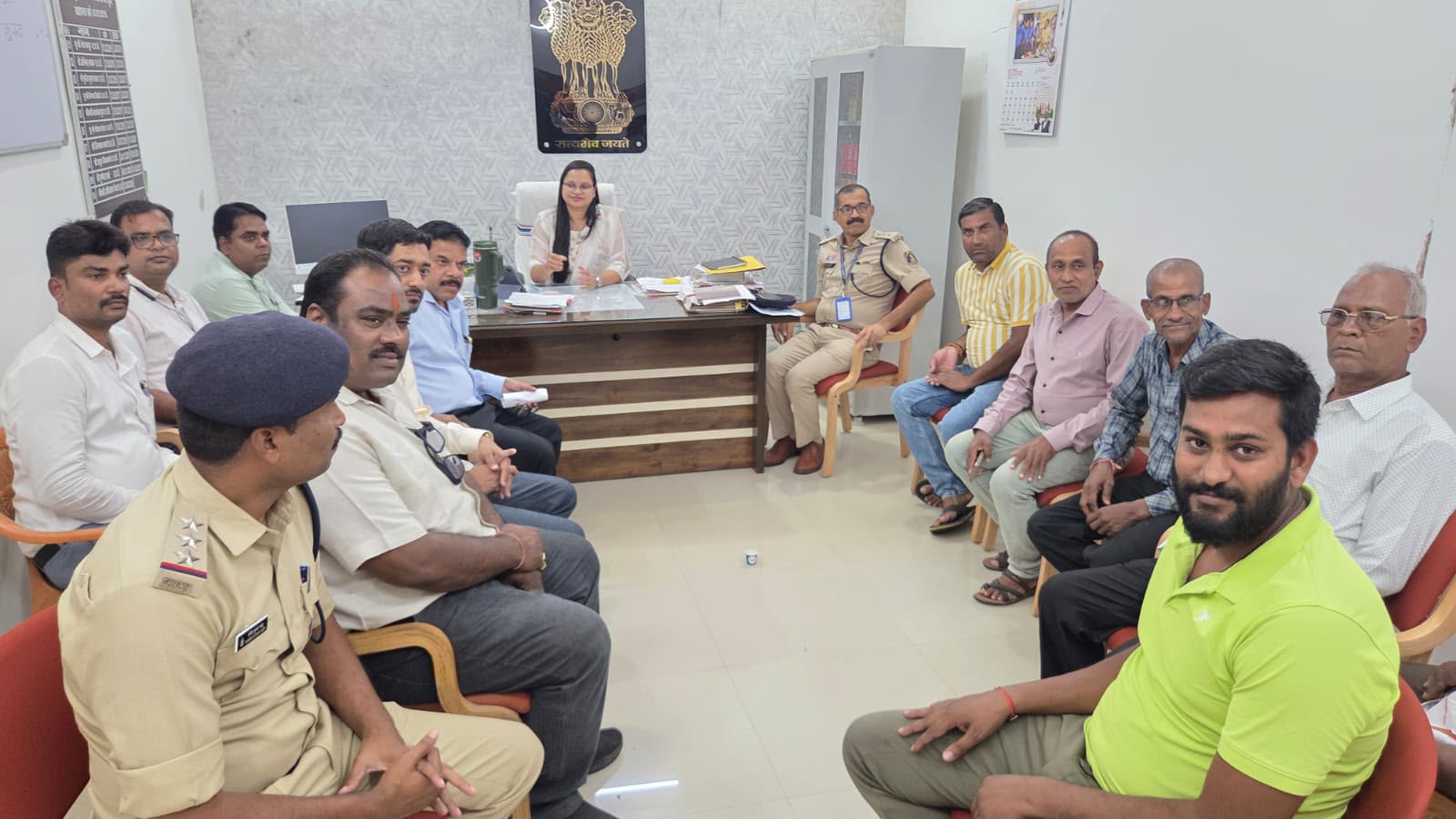 54 एकड़ सरकारी जमीन पर घमासान! ग्रामीणों के विरोध के आगे झुका प्रशासन, 10 दिन टला चक्काजाम