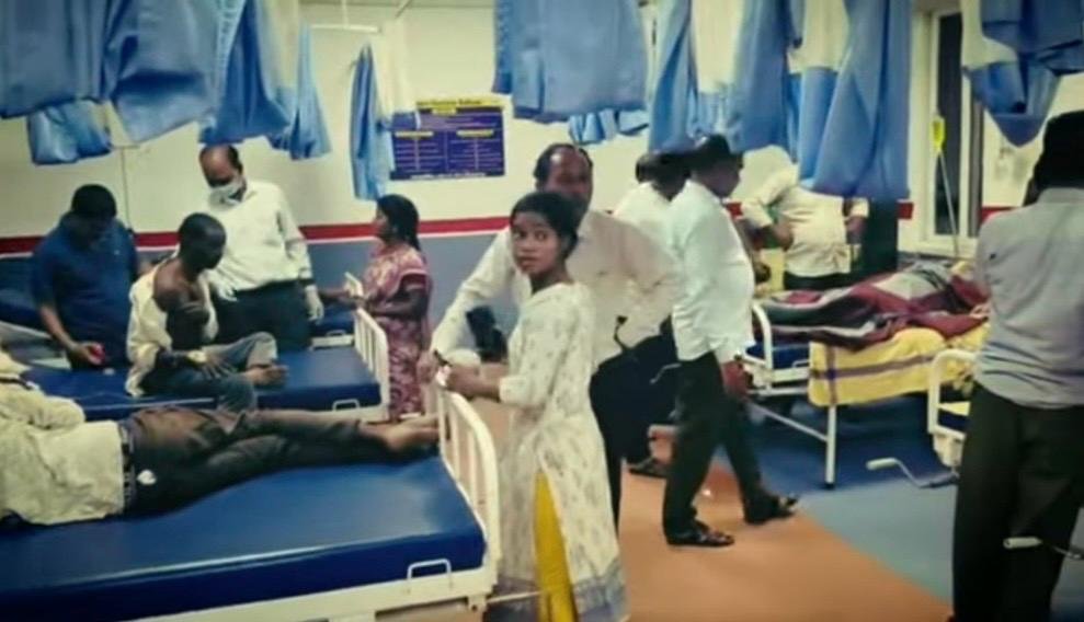 सारंगढ़-बिलाईगढ़ में बड़ा सड़क हादसा: ग्रामीणों से भरी पिकअप पलटी, 15 घायल, 3 गंभीर