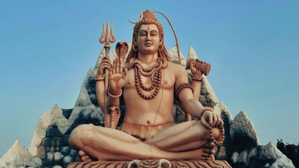 मासिक शिवरात्रि और अघोर चतुर्दशी आज, जानें 12 खास उपाय; कर्ज, धन और मनोकामना से जुड़ी समस्याओं के लिए करें ये काम