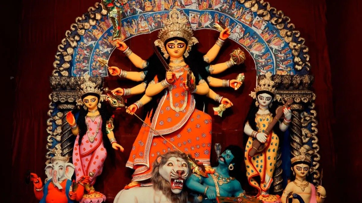 शारदीय नवरात्रि 2026: हाथी पर आएंगी मां दुर्गा, घोड़े पर होगी विदाई; जानें क्या है संकेत