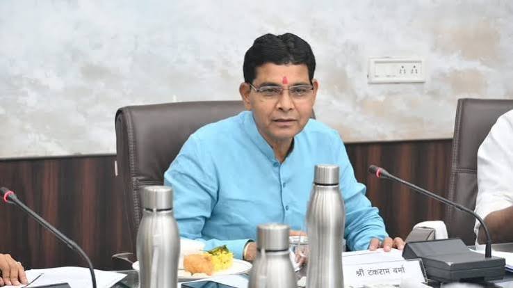 छत्तीसगढ़ में पटवारियों की अनिश्चितकालीन हड़ताल शुरू, PV ऐप बना विवाद की वजह; मंत्री बोले- मुझे जानकारी नहीं