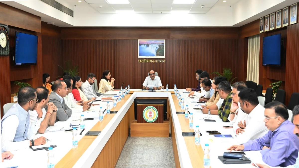 छत्तीसगढ़ में CM हेल्पलाइन पर दर्ज 2 लाख शिकायतें, मुख्य सचिव बोले- सिर्फ औपचारिकता नहीं, समाधान जरूरी